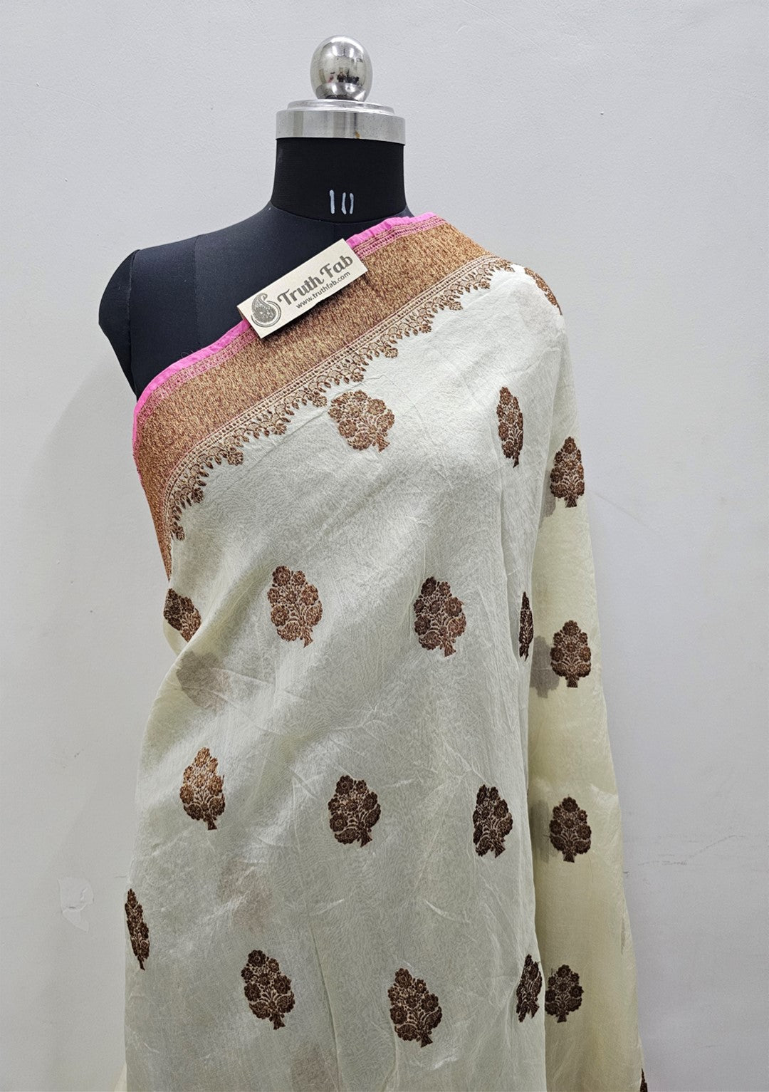 Off White Pure Banarasi Handloom Kora Silk Saree