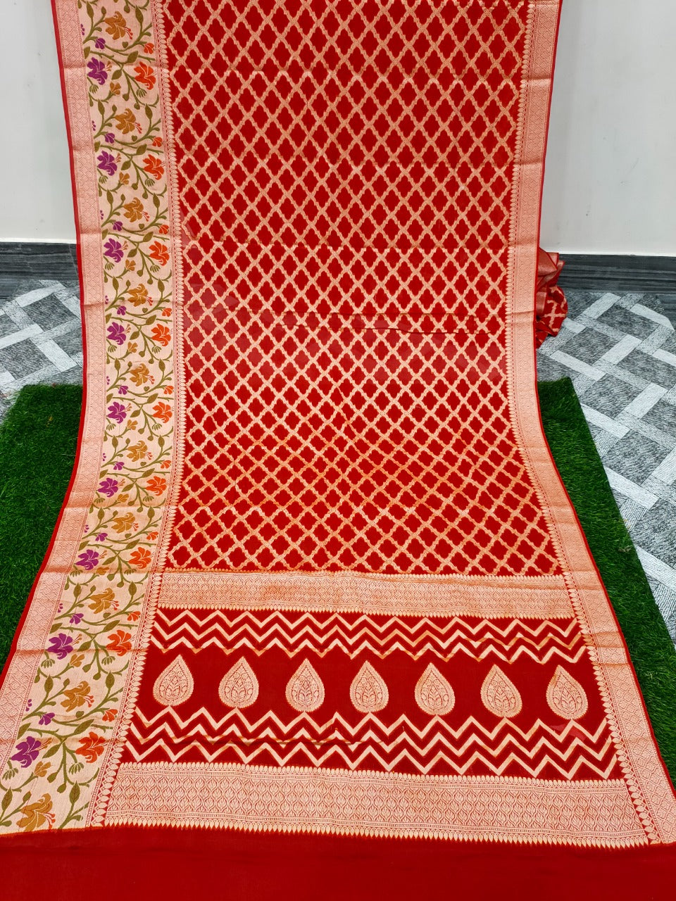 Pure handloom chiffon meenakari with Neem Zari design
